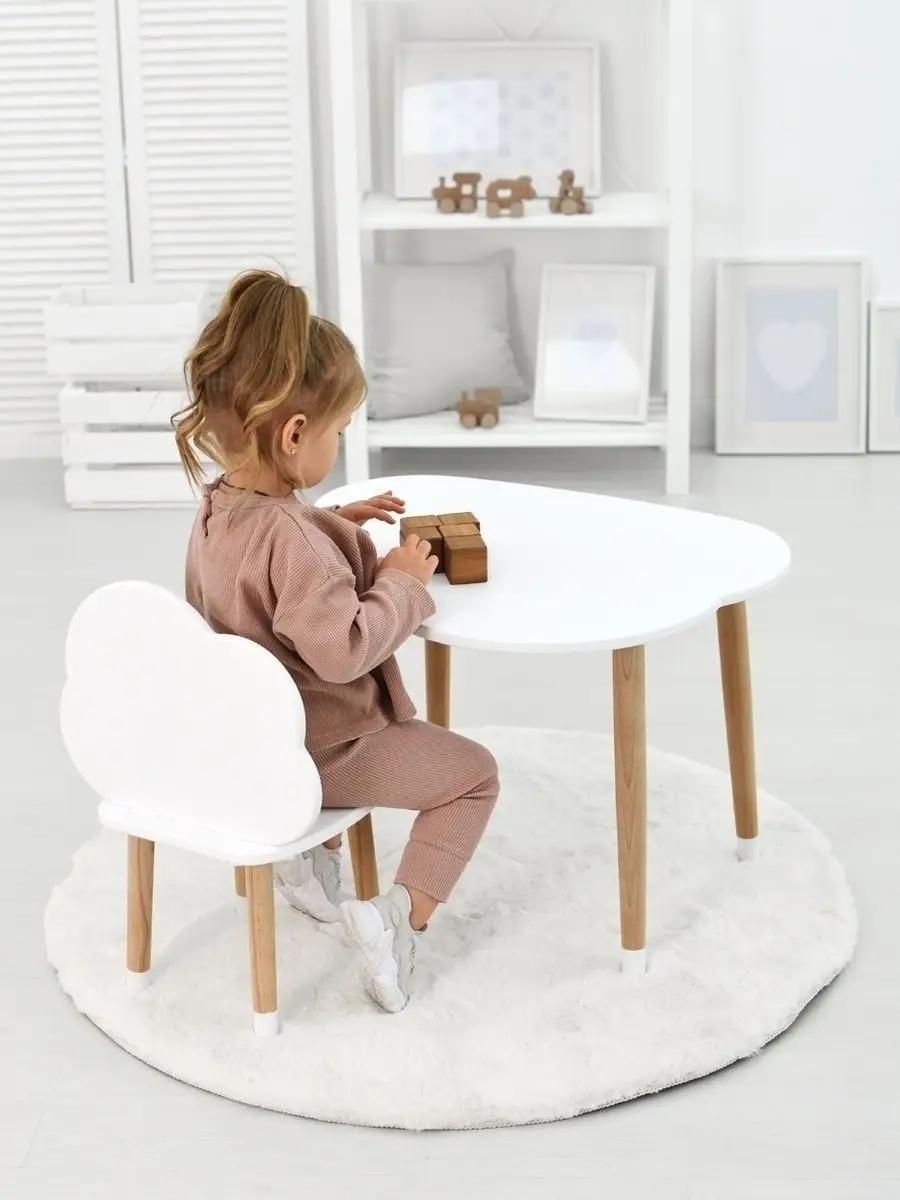 Детский квадратный столик и стульчики 