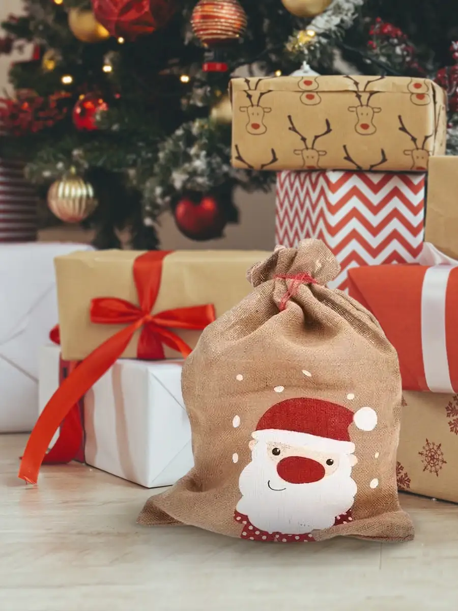 Купить сладкие новогодние подарки в пластмассовой упаковке к Новому 2024 году