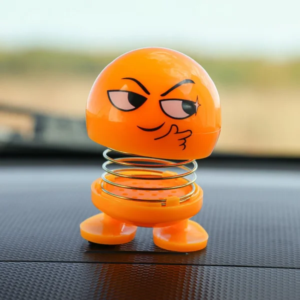 Смайл на пружинке, на панель в авто
