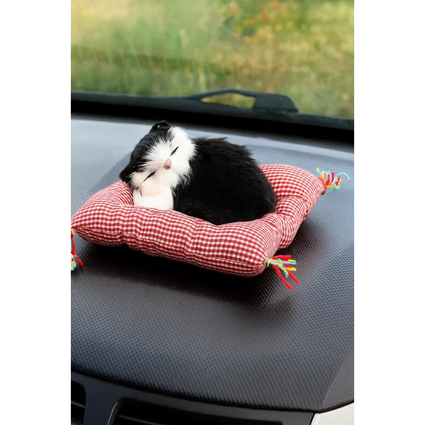 Игрушка на панель авто «Кошка на подушке» 15х14 см