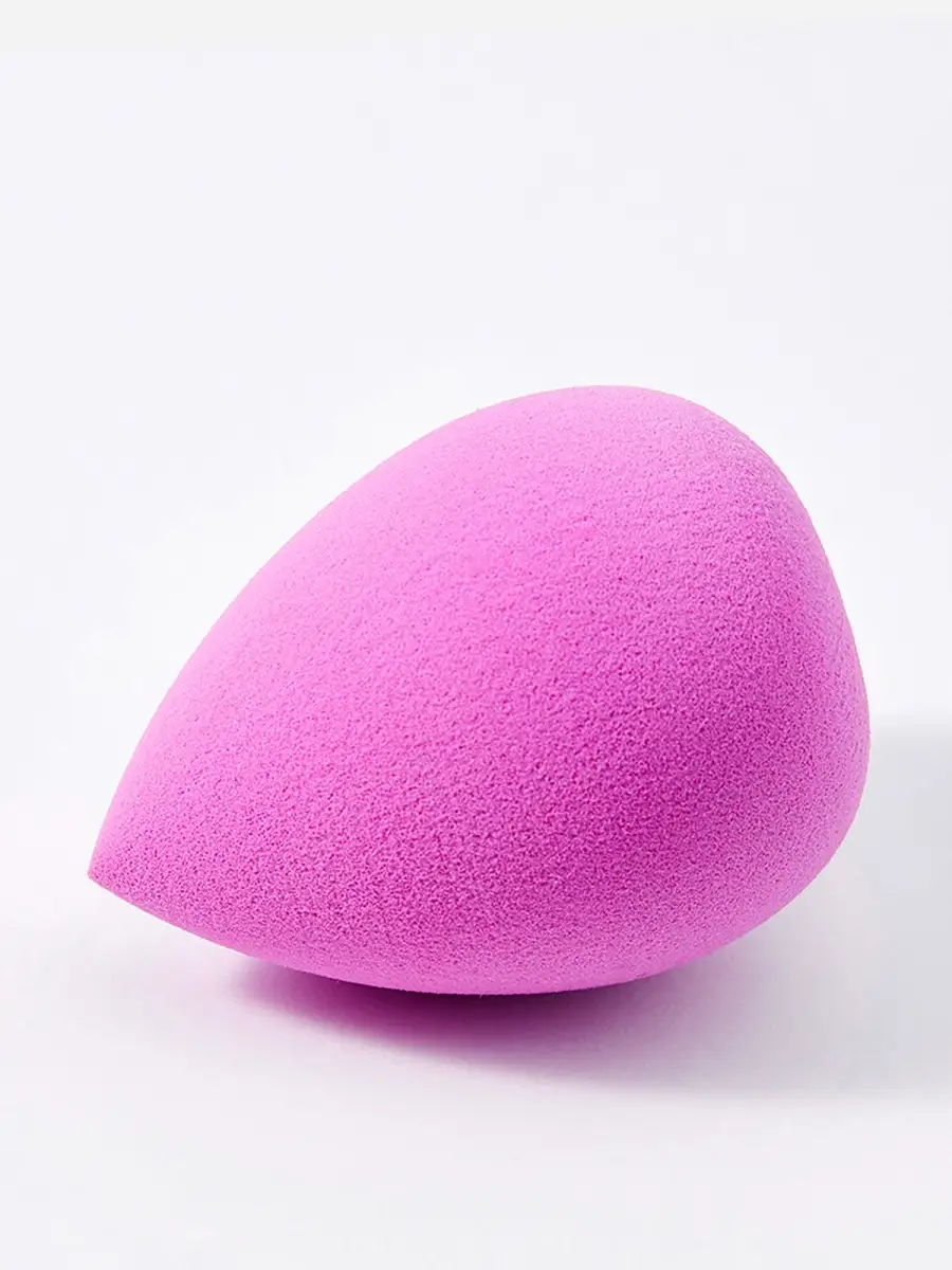 Что делать если спонж потерял форму после мытья. Спонж для макияжа бьюти блендер. Что делает спонжик. Спонж для макияжа. Что делает спонжик.