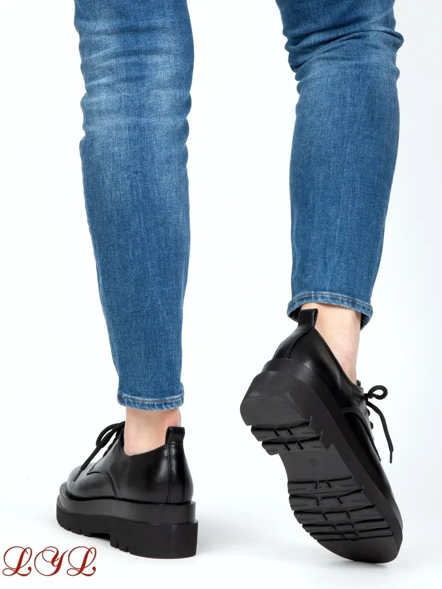 Asos design menace hot sale chunky flat shoes