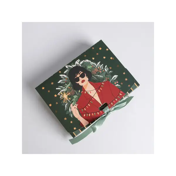 Подарочная новогодняя коробка, с лентой, складная