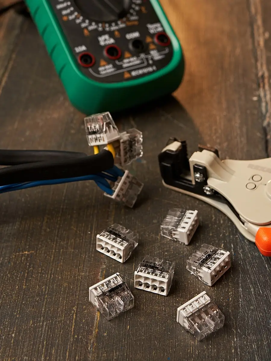 5-2. Клеммы на 8 проводов. 5мм сер/прозр. Клемма на 8 проводов wago 2273-208. Клемма силовая 10 мм.