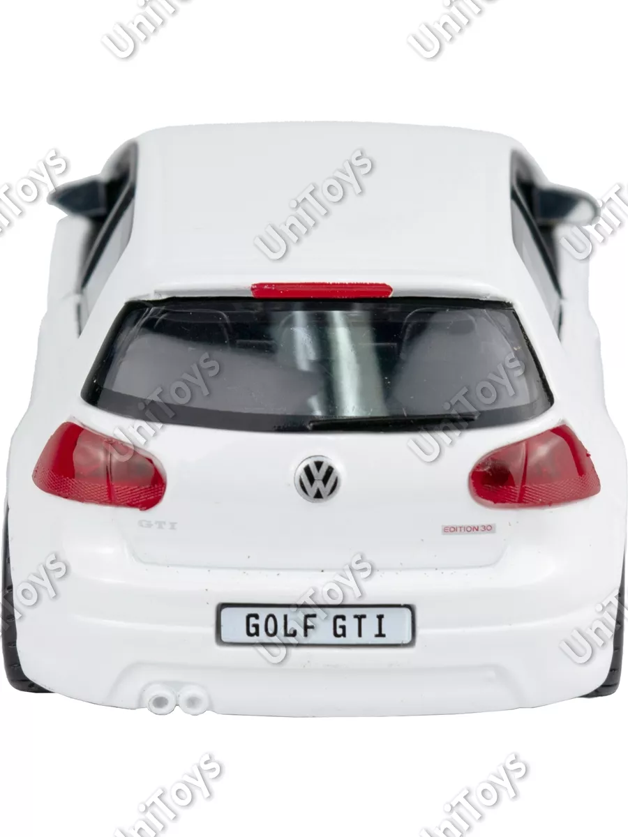 Коллекционная машинка металлическая Volkswagen Golf GTI Bburago 38132872  купить за 915 ₽ в интернет-магазине Wildberries