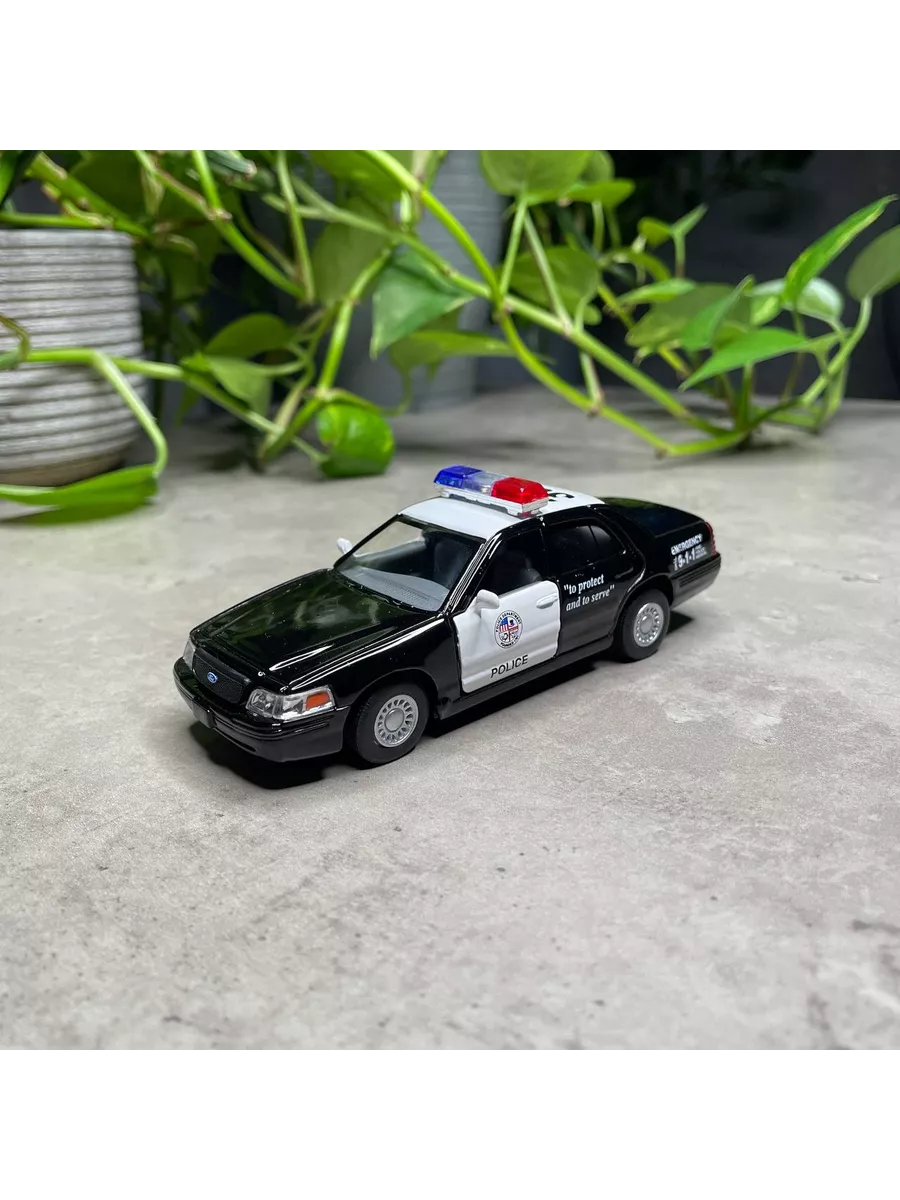 KINSMART「1/42 FORD 新しく CROWN VICTORIA POLICEINTERCEPTOR」クラウン ヴィクトリア ポリス インターセプター パトカー ミニカー プルバック