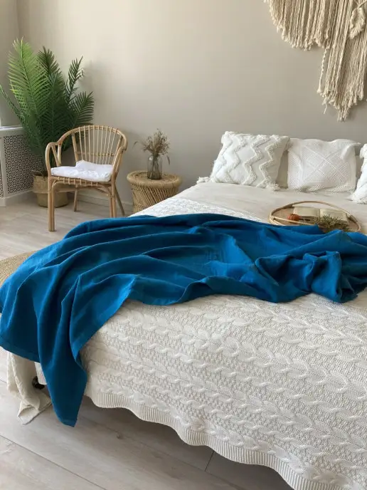 Голубые покрывала на кровать и диван - купить онлайн со скидкой в интернет-магазине в Москве